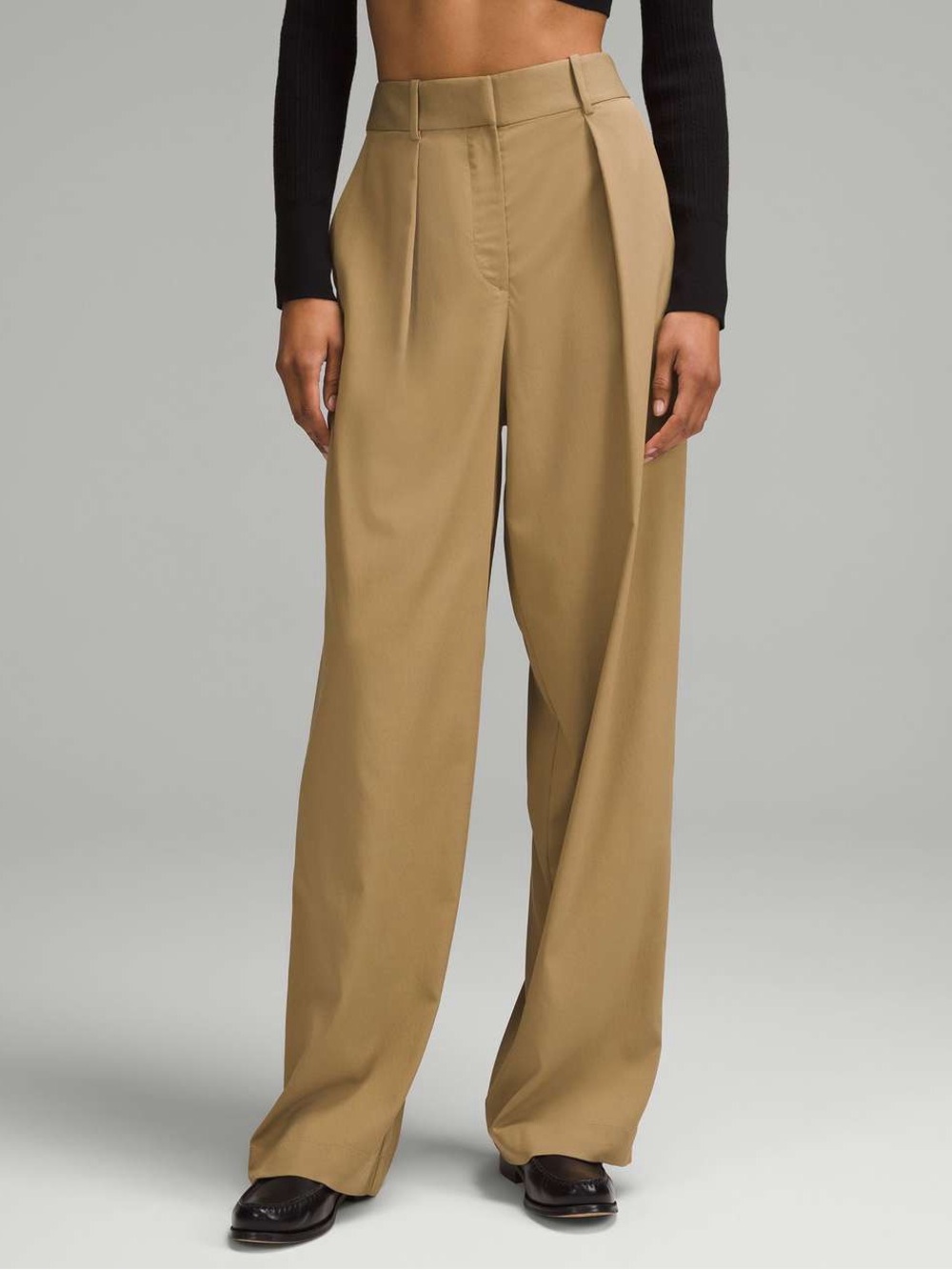 Lululemon Pleat-Front High-Rise Trouser *Regular
Filbert Tan